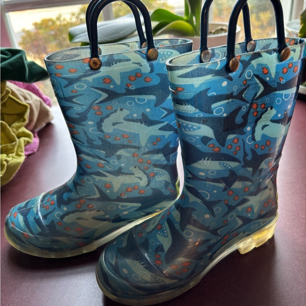 Western Chief Blue Shark Pattern Light Up Rain Boots